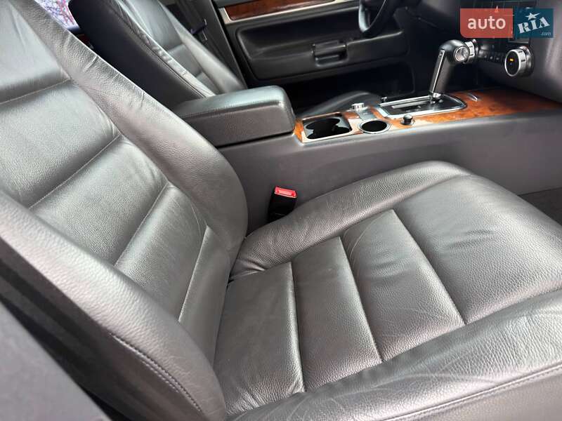 Внедорожник / Кроссовер Volkswagen Touareg 2008 в Ахтырке