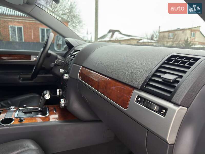 Внедорожник / Кроссовер Volkswagen Touareg 2008 в Ахтырке
