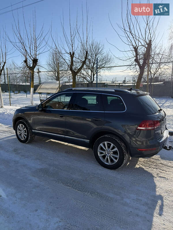Позашляховик / Кросовер Volkswagen Touareg 2012 в Тернополі