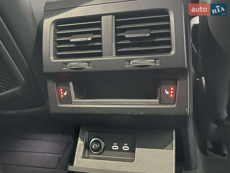 Позашляховик / Кросовер Volkswagen Touareg 2021 в Харкові