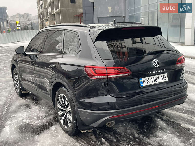 Позашляховик / Кросовер Volkswagen Touareg 2021 в Харкові
