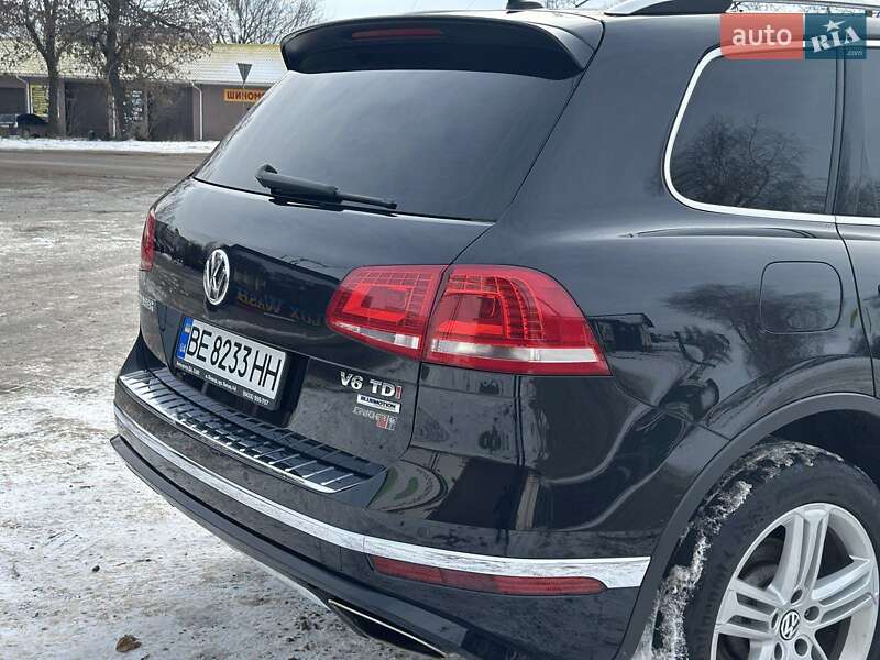 Внедорожник / Кроссовер Volkswagen Touareg 2015 в Первомайске