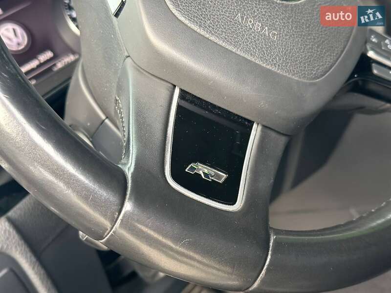 Внедорожник / Кроссовер Volkswagen Touareg 2015 в Первомайске