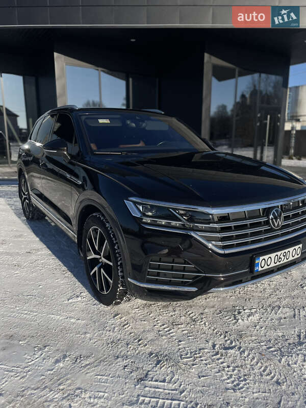 Позашляховик / Кросовер Volkswagen Touareg 2020 в Львові