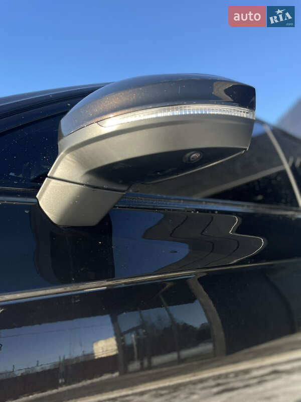 Позашляховик / Кросовер Volkswagen Touareg 2020 в Львові