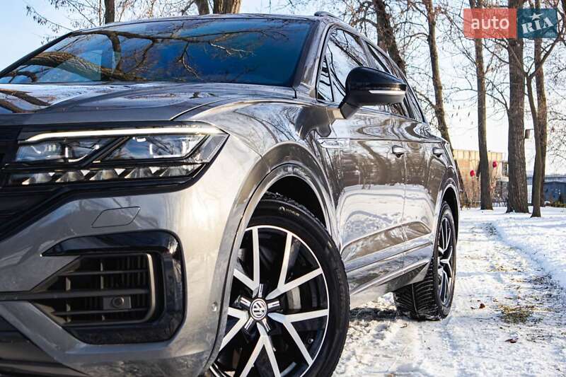 Внедорожник / Кроссовер Volkswagen Touareg 2019 в Киеве