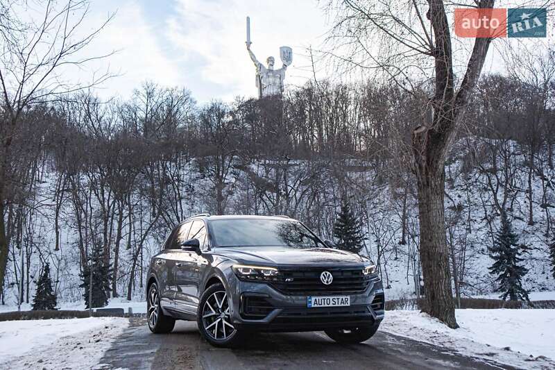 Внедорожник / Кроссовер Volkswagen Touareg 2019 в Киеве