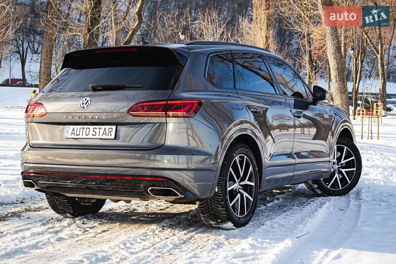 Внедорожник / Кроссовер Volkswagen Touareg 2019 в Киеве