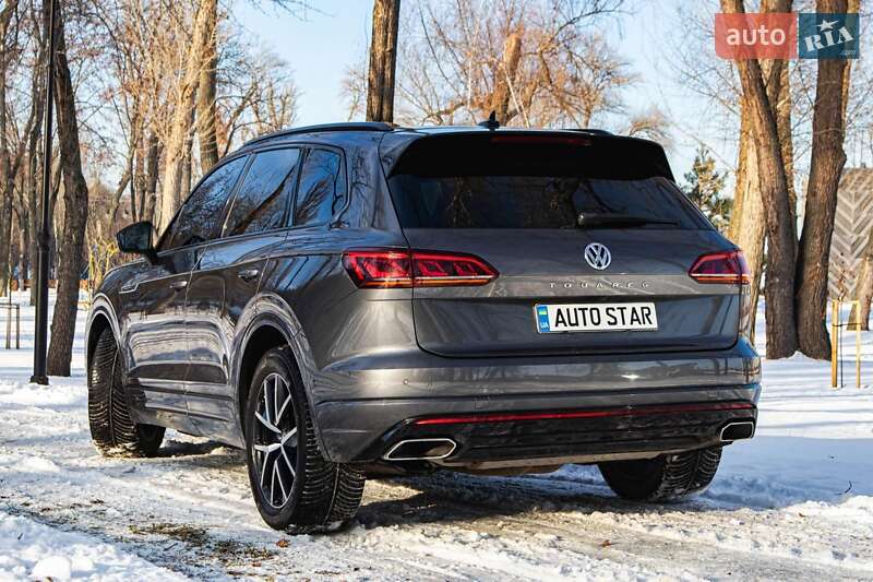 Внедорожник / Кроссовер Volkswagen Touareg 2019 в Киеве