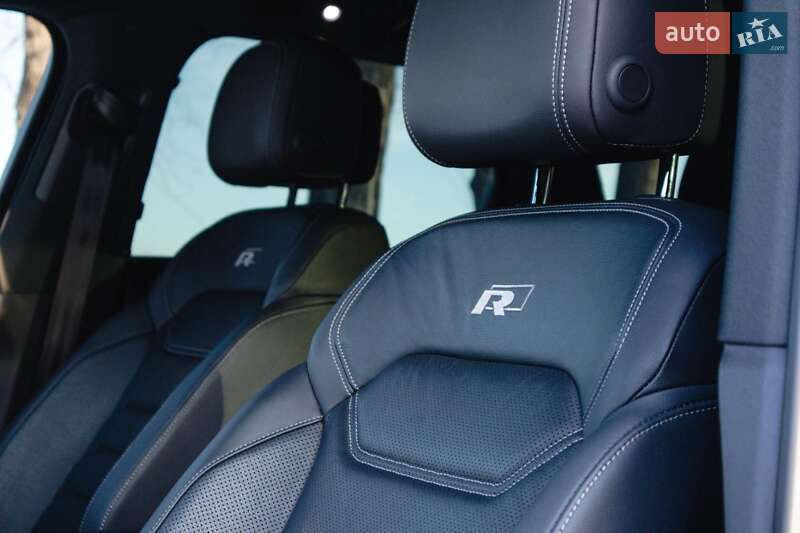 Внедорожник / Кроссовер Volkswagen Touareg 2019 в Киеве