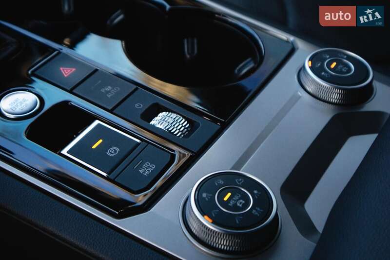 Внедорожник / Кроссовер Volkswagen Touareg 2019 в Киеве