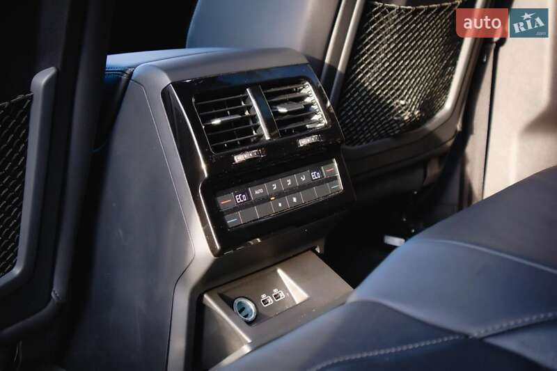 Внедорожник / Кроссовер Volkswagen Touareg 2019 в Киеве