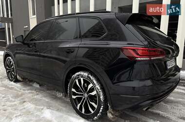 Позашляховик / Кросовер Volkswagen Touareg 2020 в Києві