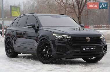 Внедорожник / Кроссовер Volkswagen Touareg 2018 в Киеве