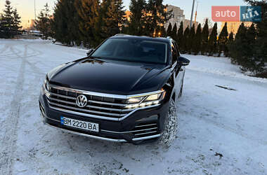 Внедорожник / Кроссовер Volkswagen Touareg 2018 в Тернополе
