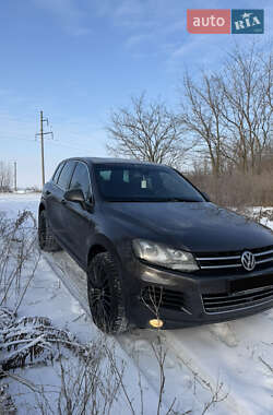 Позашляховик / Кросовер Volkswagen Touareg 2011 в Києві