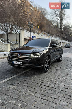 Внедорожник / Кроссовер Volkswagen Touareg 2022 в Одессе