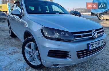 Внедорожник / Кроссовер Volkswagen Touareg 2012 в Ровно