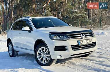Внедорожник / Кроссовер Volkswagen Touareg 2014 в Киеве