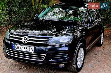 Внедорожник / Кроссовер Volkswagen Touareg 2012 в Киеве