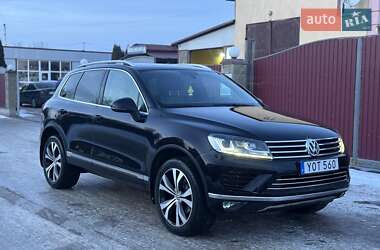 Внедорожник / Кроссовер Volkswagen Touareg 2017 в Хмельницком