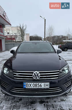Позашляховик / Кросовер Volkswagen Touareg 2017 в Хмельницькому