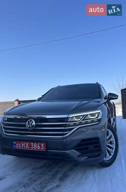 Позашляховик / Кросовер Volkswagen Touareg 2019 в Львові