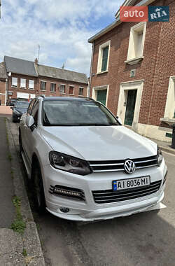 Внедорожник / Кроссовер Volkswagen Touareg 2012 в Киеве