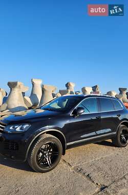 Внедорожник / Кроссовер Volkswagen Touareg 2011 в Измаиле