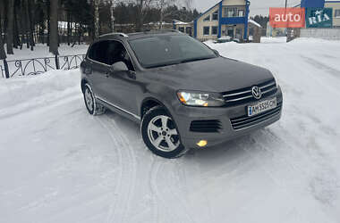 Внедорожник / Кроссовер Volkswagen Touareg 2011 в Радомышле
