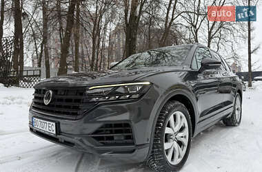 Внедорожник / Кроссовер Volkswagen Touareg 2018 в Тернополе