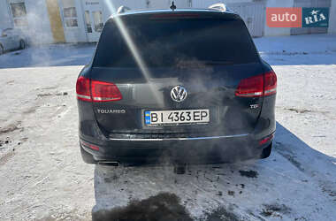Внедорожник / Кроссовер Volkswagen Touareg 2012 в Полтаве