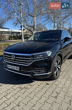 Позашляховик / Кросовер Volkswagen Touareg 2022 в Одесі