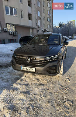 Позашляховик / Кросовер Volkswagen Touareg 2022 в Києві