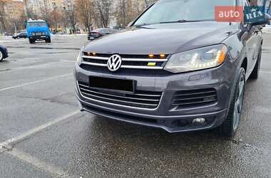 Внедорожник / Кроссовер Volkswagen Touareg 2011 в Киеве