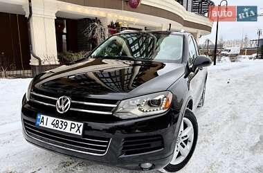 Позашляховик / Кросовер Volkswagen Touareg 2011 в Києві