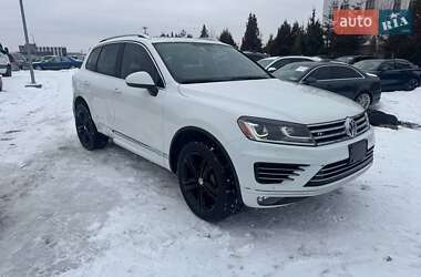 Внедорожник / Кроссовер Volkswagen Touareg 2015 в Львове