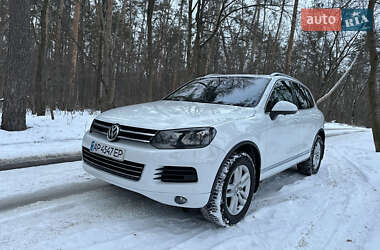 Внедорожник / Кроссовер Volkswagen Touareg 2012 в Киеве