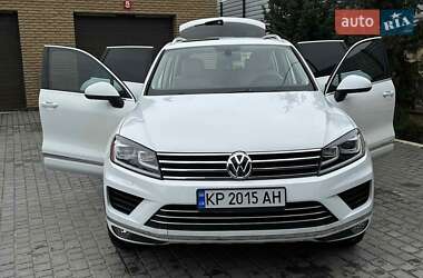 Позашляховик / Кросовер Volkswagen Touareg 2015 в Запоріжжі