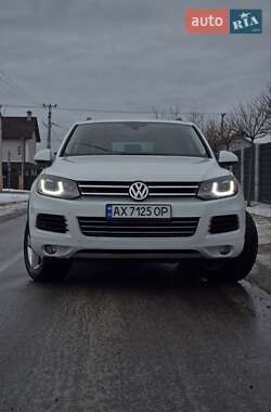 Внедорожник / Кроссовер Volkswagen Touareg 2014 в Киеве