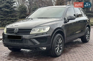Внедорожник / Кроссовер Volkswagen Touareg 2016 в Днепре