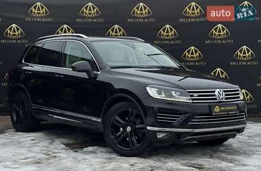 Внедорожник / Кроссовер Volkswagen Touareg 2017 в Киеве