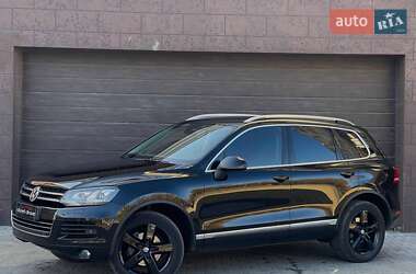 Внедорожник / Кроссовер Volkswagen Touareg 2012 в Николаеве