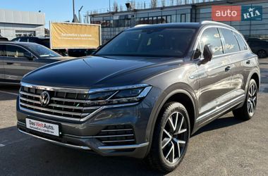 Внедорожник / Кроссовер Volkswagen Touareg 2021 в Киеве