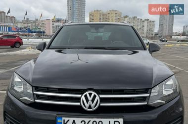 Внедорожник / Кроссовер Volkswagen Touareg 2013 в Киеве