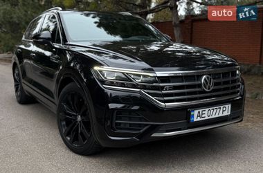 Позашляховик / Кросовер Volkswagen Touareg 2019 в Дніпрі