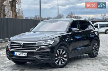 Позашляховик / Кросовер Volkswagen Touareg 2020 в Дніпрі
