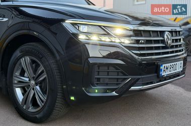 Позашляховик / Кросовер Volkswagen Touareg 2019 в Житомирі