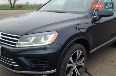 Позашляховик / Кросовер Volkswagen Touareg 2016 в Одесі