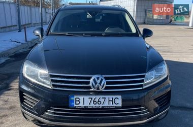 Позашляховик / Кросовер Volkswagen Touareg 2015 в Ромнах
